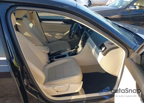 2013 Volkswagen Passat 2.5L Se z USA, uszkodzony, nr VIN 1VWBH7A3XDC117685